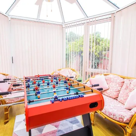 Amazing Modern 3 Bedroom W Parking And Wifi