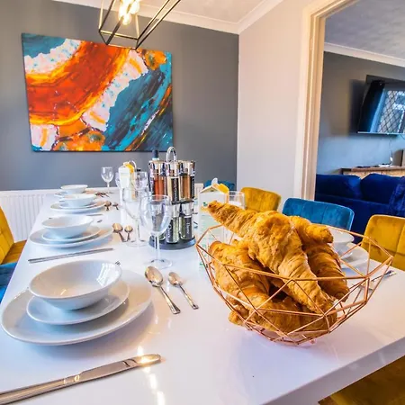 Amazing Modern 3 Bedroom W Parking And Wifi Bristol