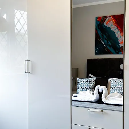 Amazing Modern 3 Bedroom W Parking And Wifi *
