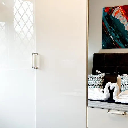 Apartment Amazing Modern 3 Bedroom W Parking And Wifi