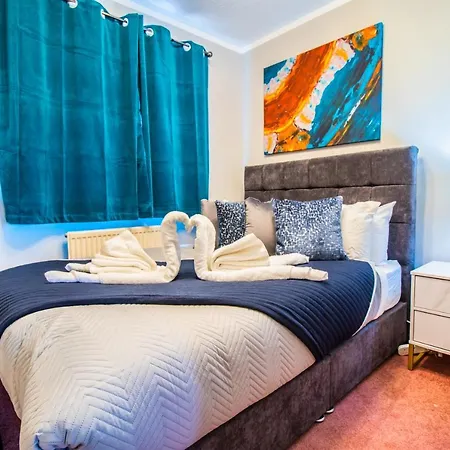 Amazing Modern 3 Bedroom W Parking And Wifi Apartment Bristol