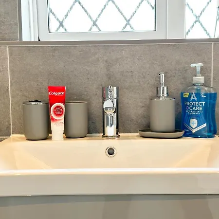 Amazing Modern 3 Bedroom W Parking And Wifi * Bristol