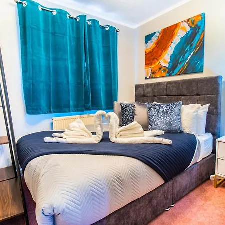 Amazing Modern 3 Bedroom W Parking And Wifi